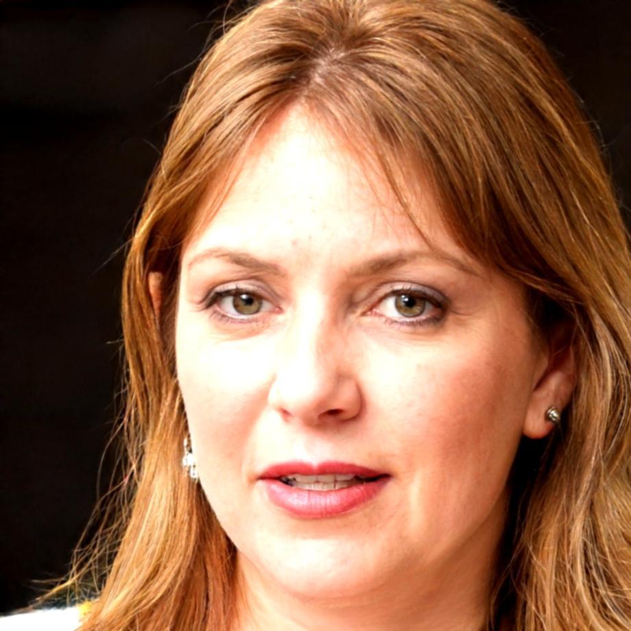 Dr. Sarah Müller, Leitende Finanzstrategin
